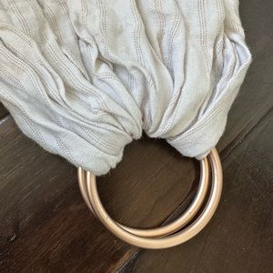 Wildbird sling. White with metallic gold threads.